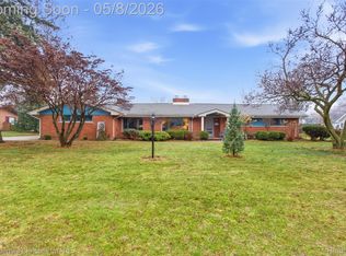 3150 Middlebury Ln, Bloomfield Hills, MI 48301