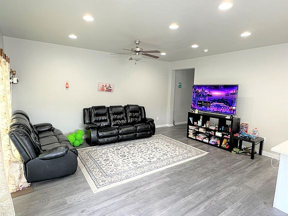 3rd image of 12508 S Shade Ln