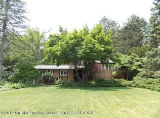 12710 Silver Ridge Dr, Grand Ledge, MI 48837