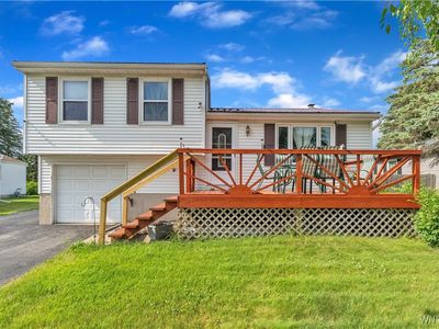 6943 Academy Ln, Lockport, NY, 14094
