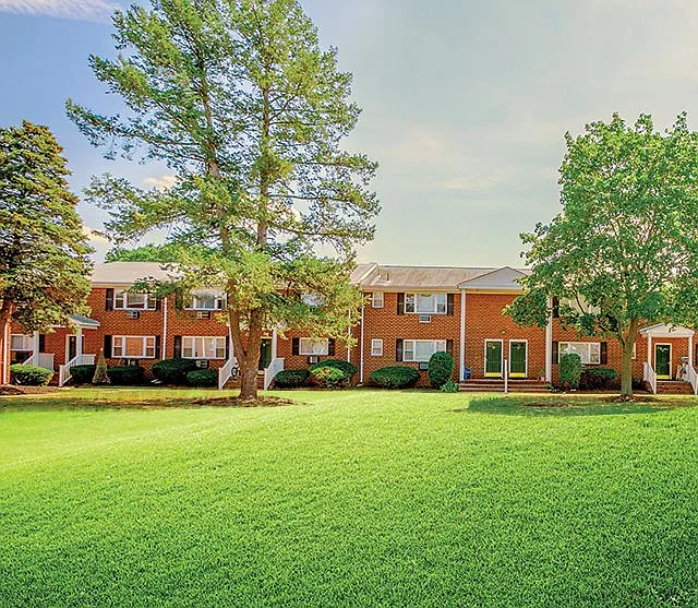 Green Grove Apartments — Photo 3
