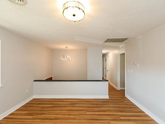 4th image of 829 Jefferson Ave