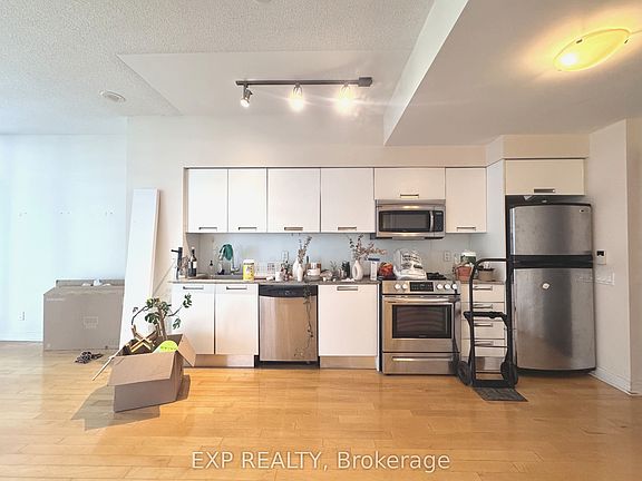 3rd image of 33 Charles St E #2001