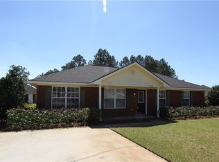 2100 Walberg Dr, Hinesville, GA 31313