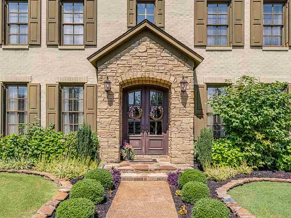 2nd image of 2133 Saintsbury Dr