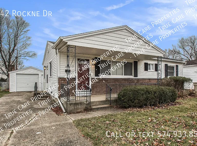 2842 Rockne Dr — Photo 2