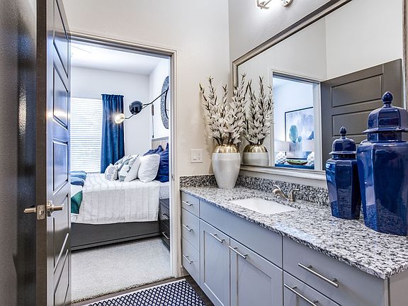4th image of 4501 N Garland Ave #5309