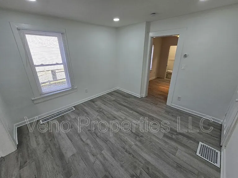 133 Bay St #A — Photo 8