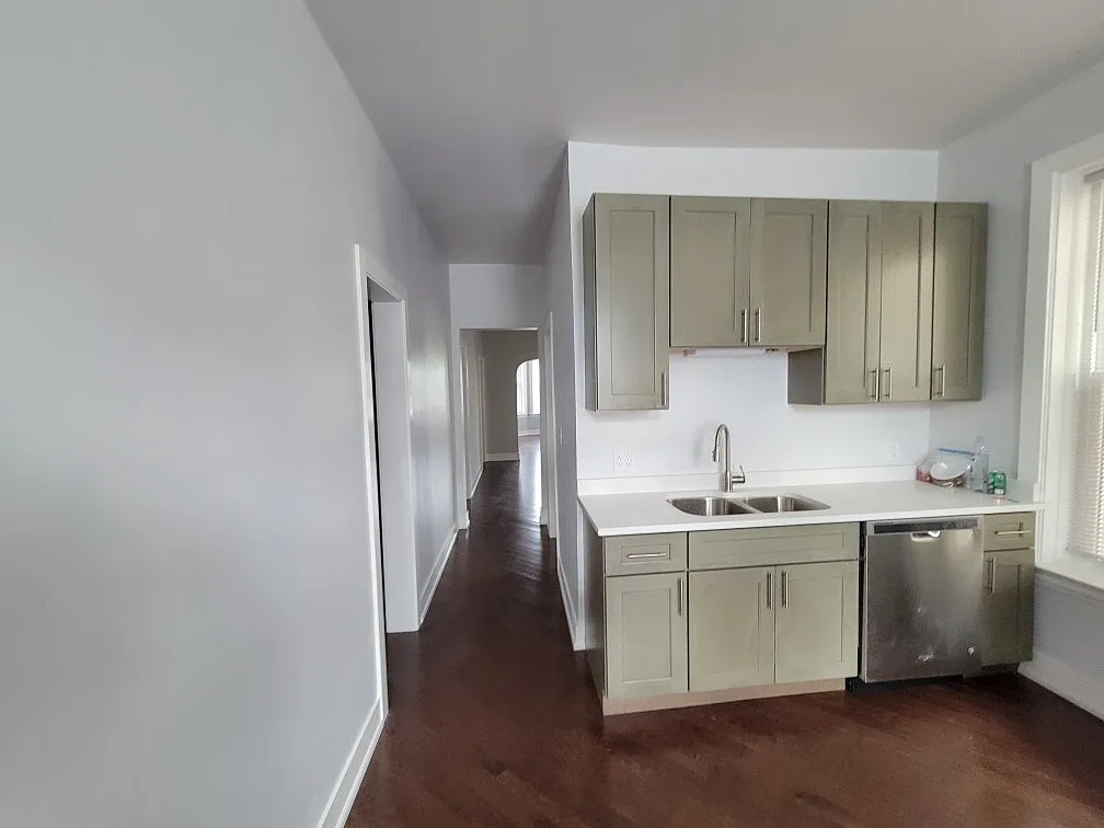 3 bed, 1800 sqft, $2,800 — Photo 1
