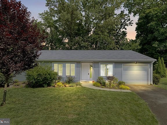 3rd image of 1549 Youngs Point Pl