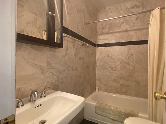 3rd image of 3263 92nd St