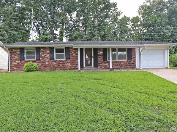 1121 Landgraf Dr, Cape Girardeau, MO 63701