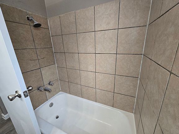 3rd image of 2100-2104 E Sunrise Ave #8