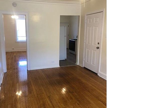 3rd image of 1608 N Lorel Ave #3