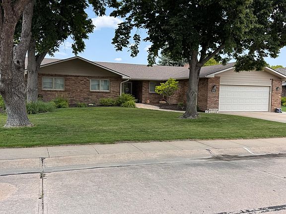 2nd image of 3721 Sugarberry Rd.