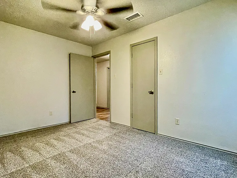 3717 102nd St — Photo 20
