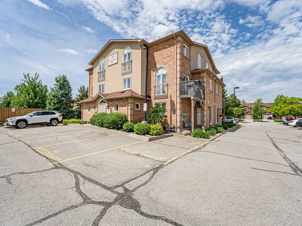 15 Cheltenham Rd #8, Barrie, ON L4M 0E7