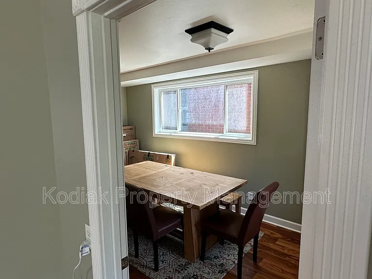 467 E 5th Ave — Photo 7