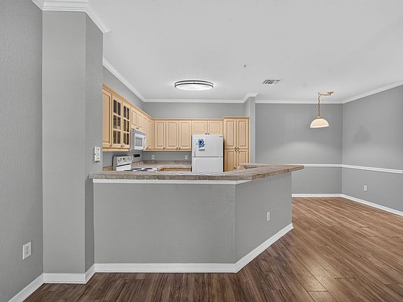 5th image of 3707 Conroy Rd APT 1715