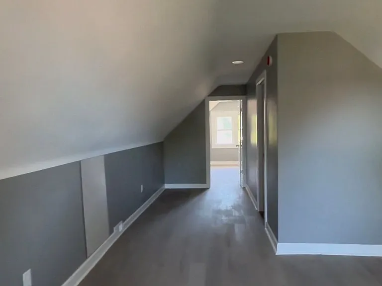 3 bed, 1.0 bath, 1230 sqft, $1,450 — Photo 22
