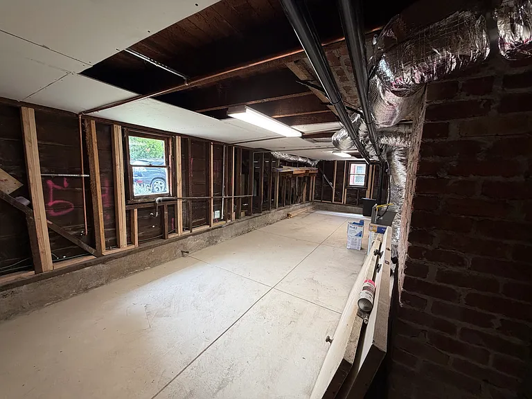 2108 Grant St — Photo 11