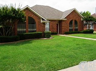 1211 Shawnee Trl, Carrollton, TX 75007