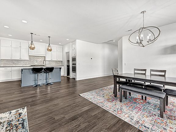 4th image of 2206 Preston Park Ave