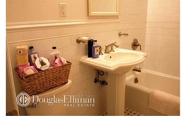Rented by Douglas Elliman | media 10