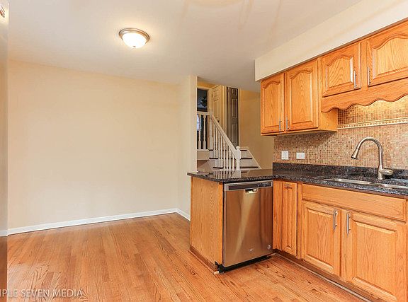 5th image of 601 E 158th St