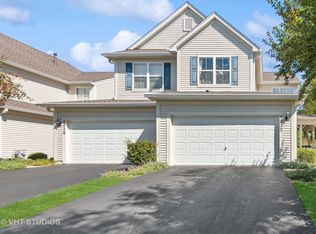 2932 Langston Cir, Saint Charles, IL 60175