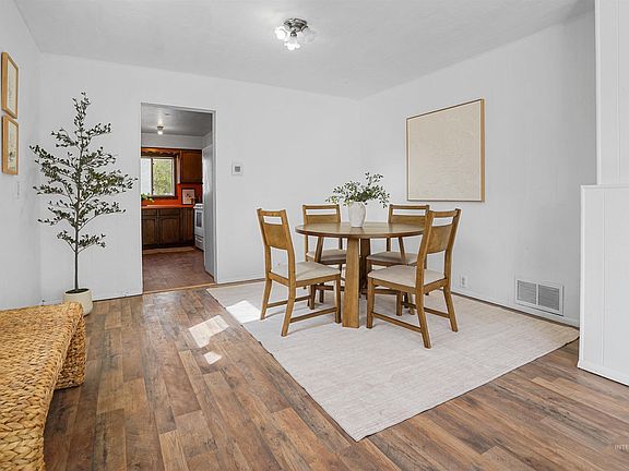 3rd image of 1213 8th Ave E
