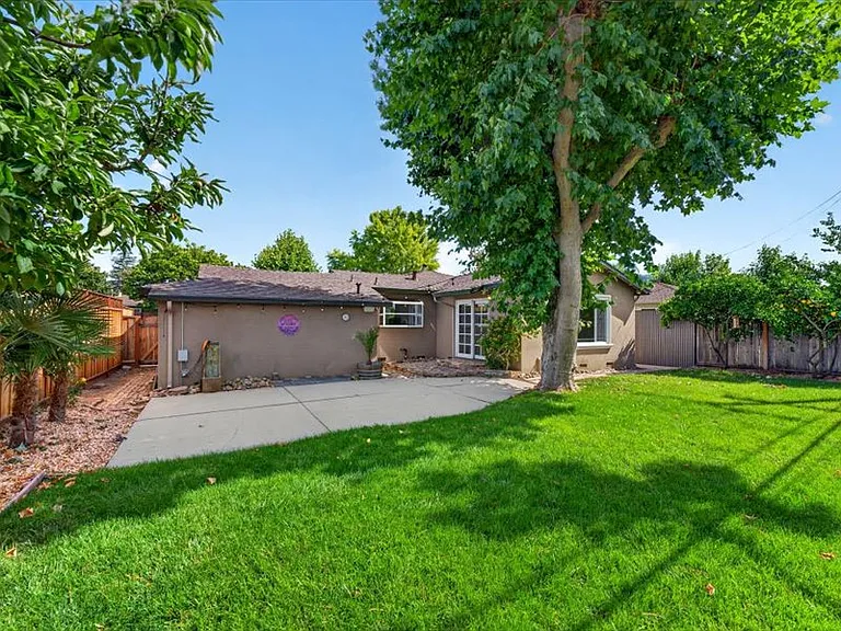 1559 Marietta Dr — Photo 45