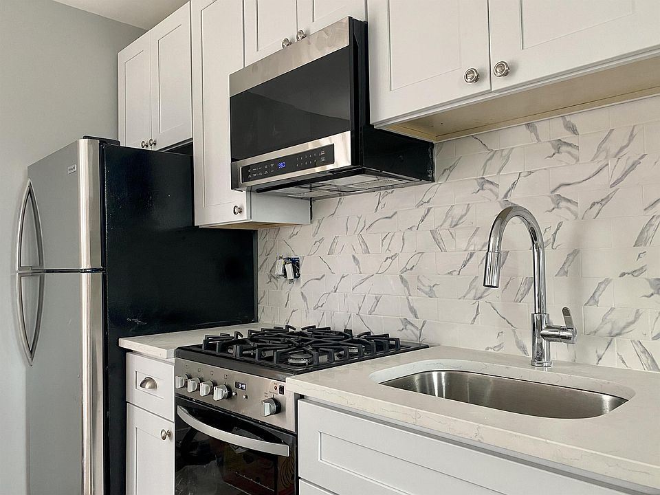 2nd image of 718-20 S 3rd St Floor 1