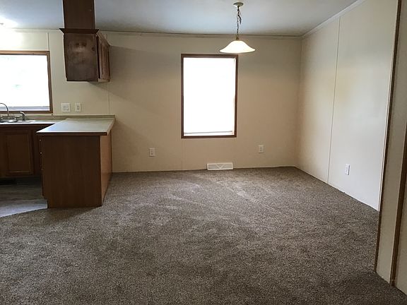 3rd image of 424 E Aberdeen Dr #424