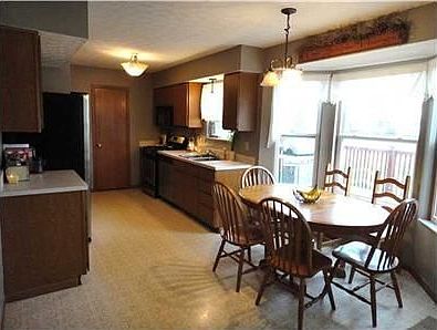 3rd image of 8486 Honor Ct