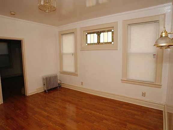 4th image of 138 Vermont Ave #1RIGHT