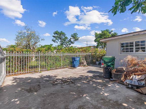 4th image of 15841 NW 18th Pl