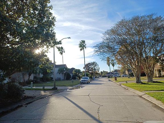 5th image of 1313 Lake Louise Dr