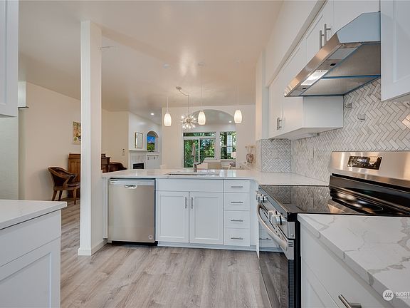 3rd image of 15302 40th Avenue W #2-203