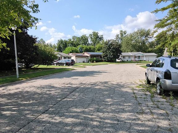 4th image of 1638 Berkley Dr