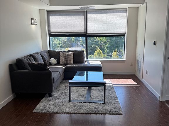 3rd image of 1291 Gordon St #425