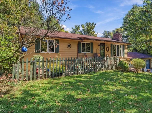 9079 Westfield Rd, Seville, OH 44273