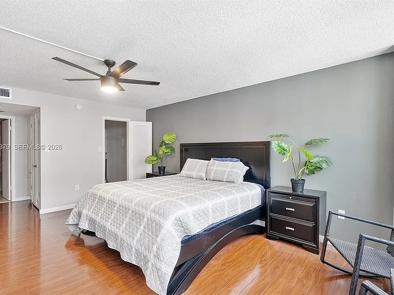 18031 Biscayne Blvd #1401 — Photo 32
