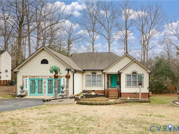 6005 Hidden Arbor Pl, Chester, VA 23831