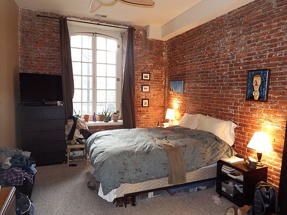 4th image of 828 N Hancock St #4