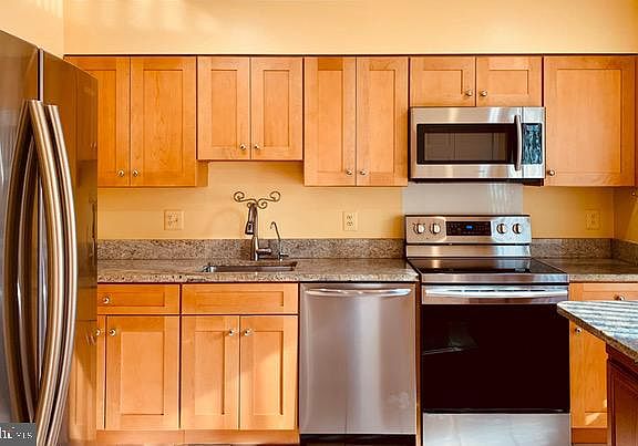 3rd image of 5513 Lakewhite Ct