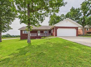1201 Pinetree Ln, Mountain Home, AR 72653
