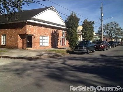 2nd image of 2555 Ursulines Ave