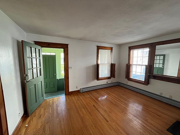 4th image of 16 Burridge Pl #1