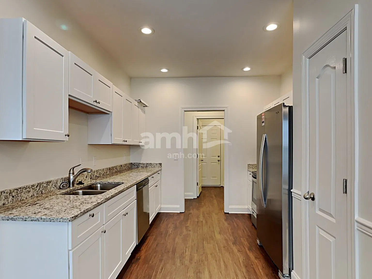 4 bed, 2.0 bath, 2030 sqft, $2,460 — Photo 4